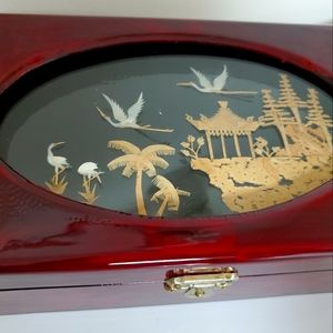 Lacquered jewelry box